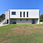 Ferienhaus Mit Privatpool Fuer 6 Personen Ca 200 Qm In Vintijan, Istrien Istrische Riviera
