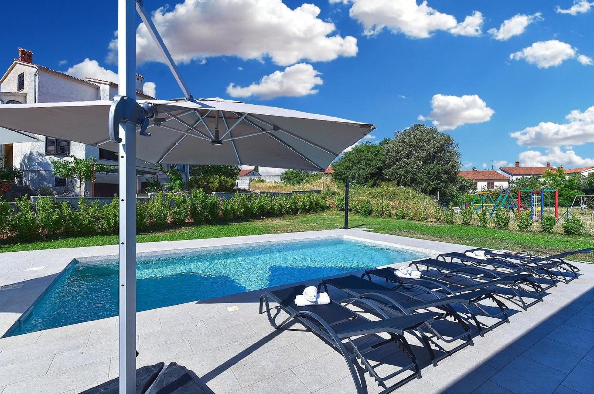 Mit Privatpool Fuer 6 Personen Ca 200 Qm In Vintijan, Istrien Istrische Riviera Ferienhaus